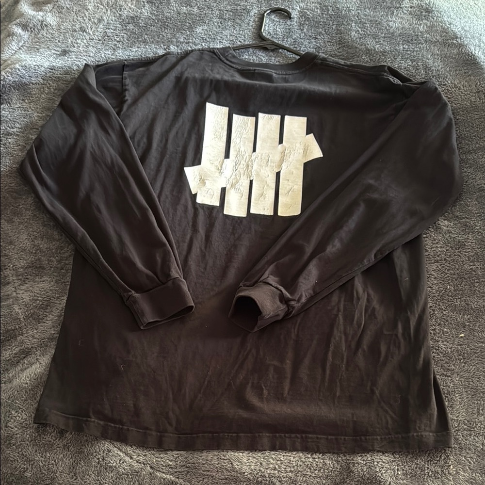 Undefeated Black Long Sleeve Shirt (Size L)